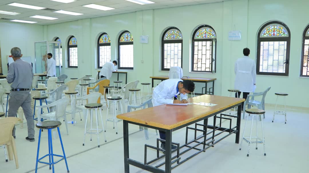 كلية الطب بجامعة صنعاء تختتم الامتحانات العملية النهائية لمقدمة "التشريح والأنسجة" مستوى 1