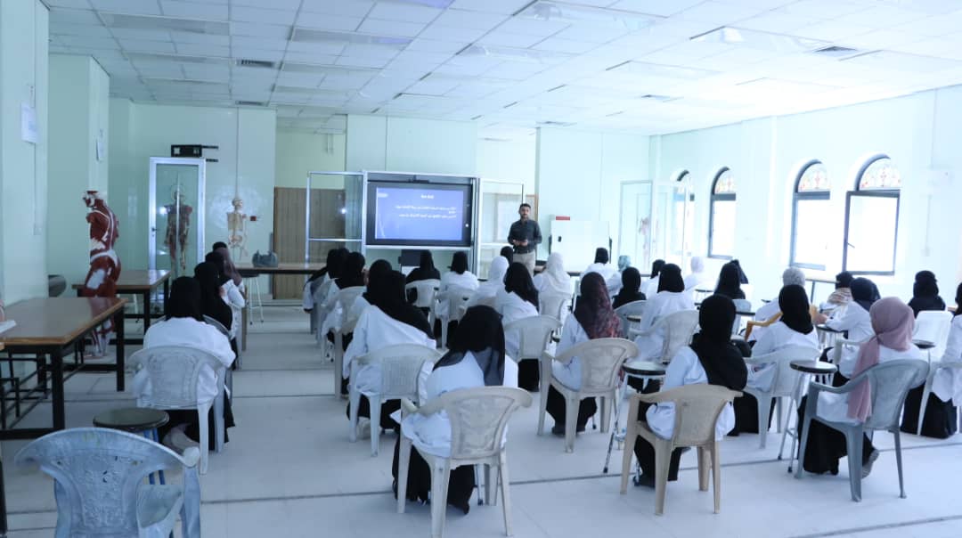 كلية الطب بجامعة صنعاء تختتم الامتحانات العملية والشفوية لمقرر «الدم واللمف»المستوى الثاني