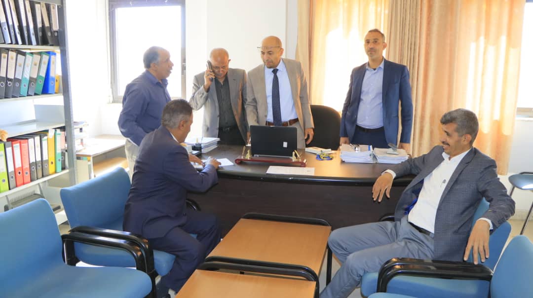 كلية الطب بجامعة صنعاء تشهد دور الاستلام والتسليم لنيابة العمادة لشؤون وحدة ضمان الجودة