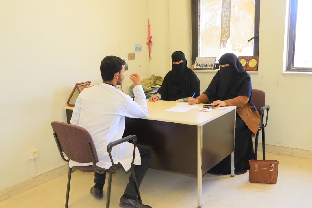 كلية الطب بجامعة صنعاء تجري الامتحانات الشفوية النهائية لطلبة المستوى الرابع – الدفعة 41