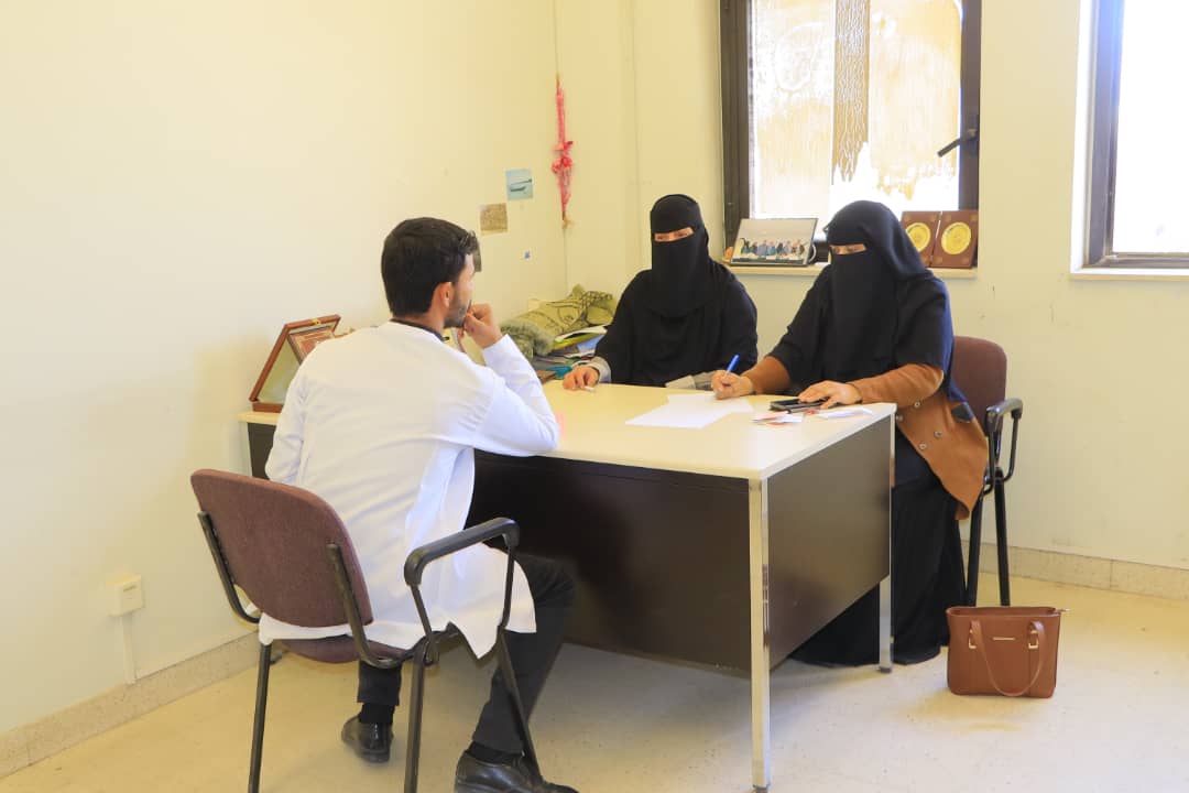 كلية الطب بجامعة صنعاء تجري الامتحانات الشفوية النهائية لطلبة المستوى الرابع – الدفعة 41