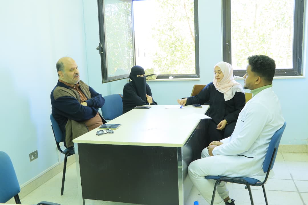 كلية الطب بجامعة صنعاء تجري الامتحانات الشفوية النهائية لطلبة المستوى الرابع – الدفعة 41