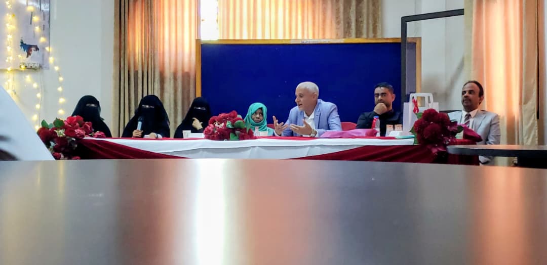 سمناراً علمياً  يناقش «دور مديري التمريض في تحسين سلامة المرضى» لطلبة شعبة التمريض