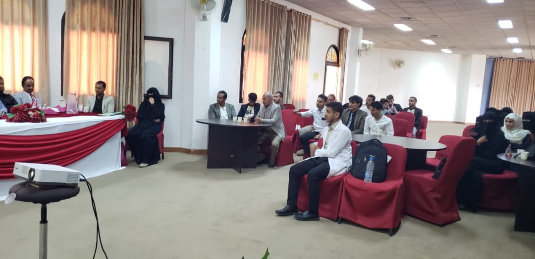 سمناراً علمياً  يناقش «دور مديري التمريض في تحسين سلامة المرضى» لطلبة شعبة التمريض
