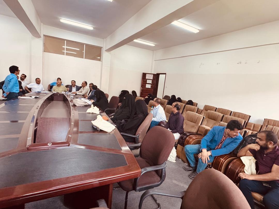 قسم الترجمة بكلية اللغات بجامعة صنعاء يناقش خطة رسالة الماجستير للباحث سليم الرحبي