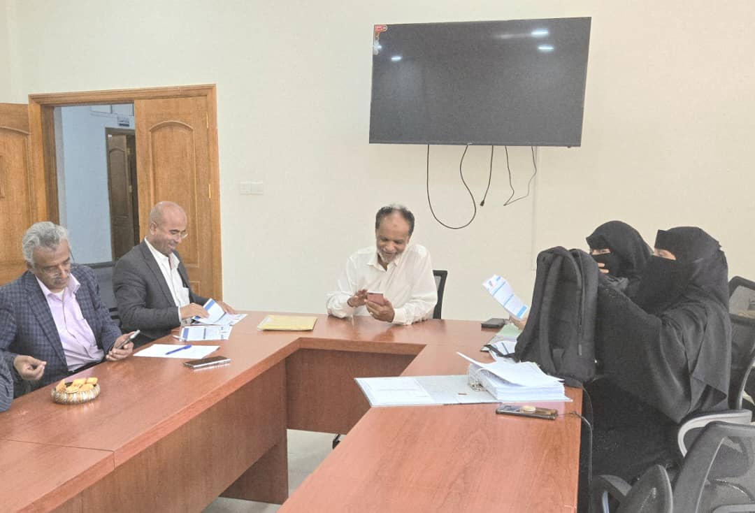 لجنة تقييم من مركز التطويروضمان الجودة تتفقد وتُقيّم إجراءات الدراسات العليا بكلية البترول