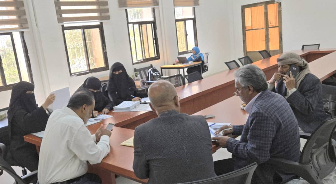 لجنة تقييم من مركز التطويروضمان الجودة تتفقد وتُقيّم إجراءات الدراسات العليا بكلية البترول