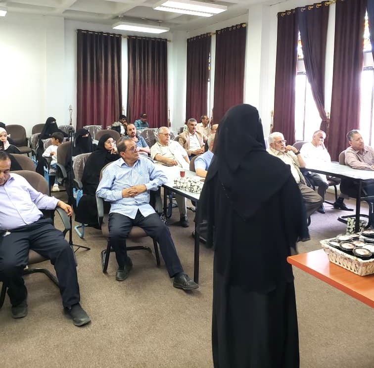 قسم الاقتصاد الزراعي بكلية الزراعة يناقش خطة رسالة ماجستير للباحثة إشراق الحزورة