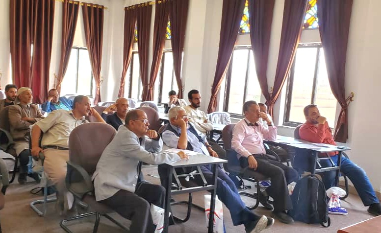 قسم علوم الأغذية يناقش خطة رسالة ماجستير لتطوير شوكولاتة وظيفية من مكونات يمنية محلية