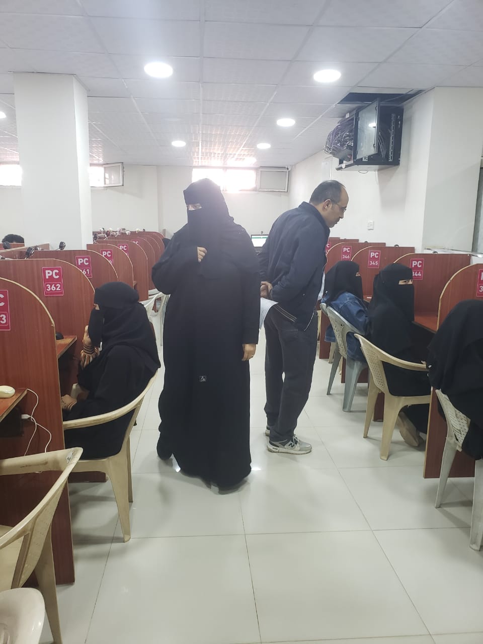 كلية الآداب والعلوم الإنسانية تختتم اختبارات الفصل الدراسي الأول للعام 1448هـ.