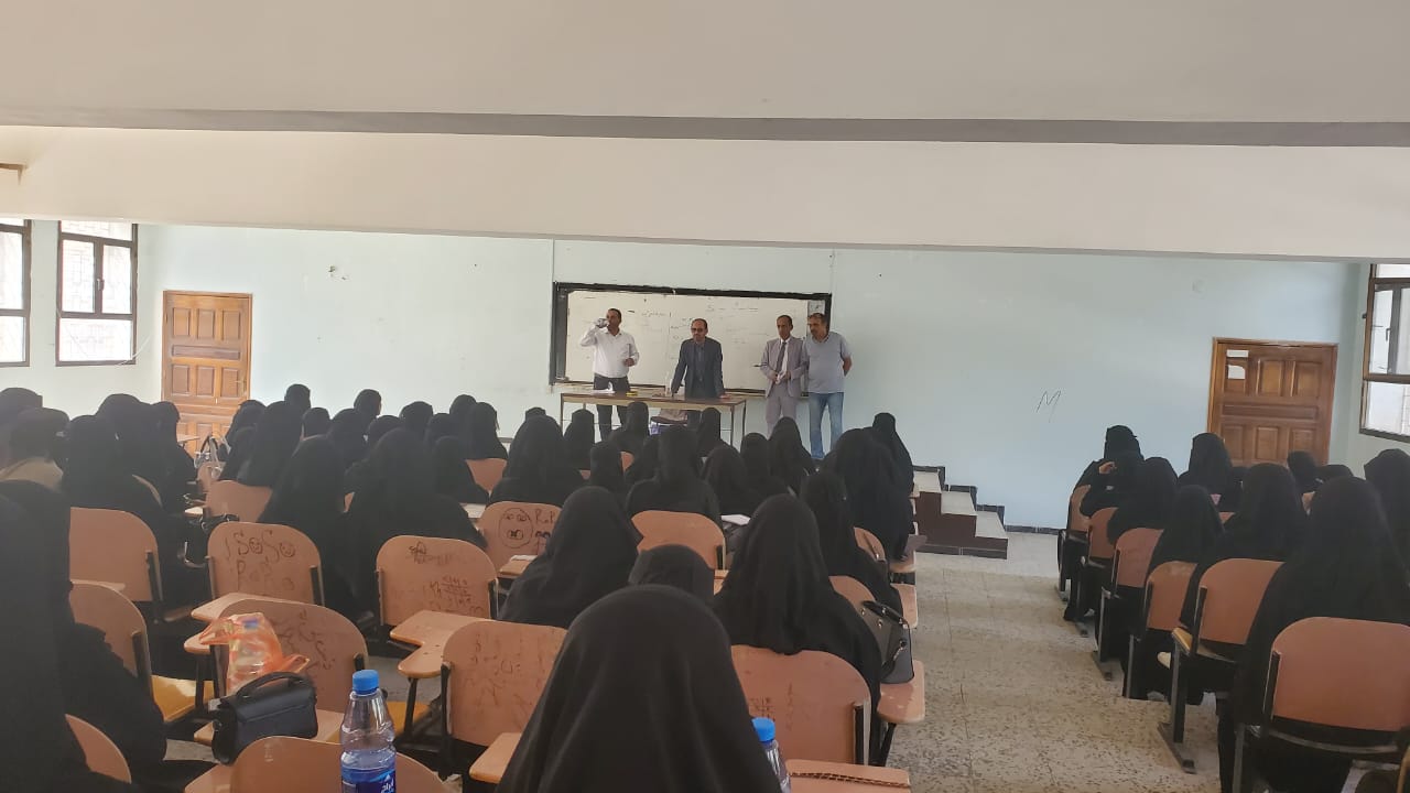 كلية الآداب والعلوم الإنسانية بجامعة صنعاء تدشّن الفصل الدراسي الثاني للعام الجامعي 1448هـ