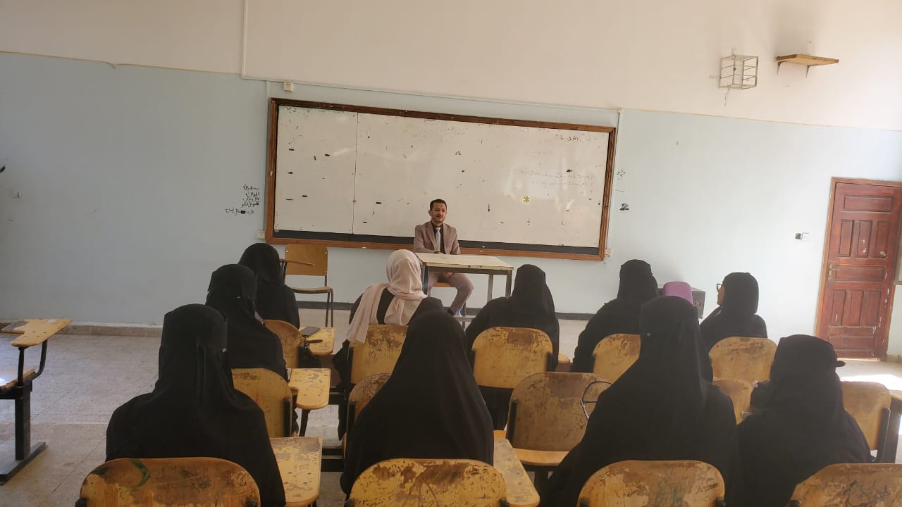 كلية الآداب والعلوم الإنسانية بجامعة صنعاء تدشّن الفصل الدراسي الثاني للعام الجامعي 1448هـ