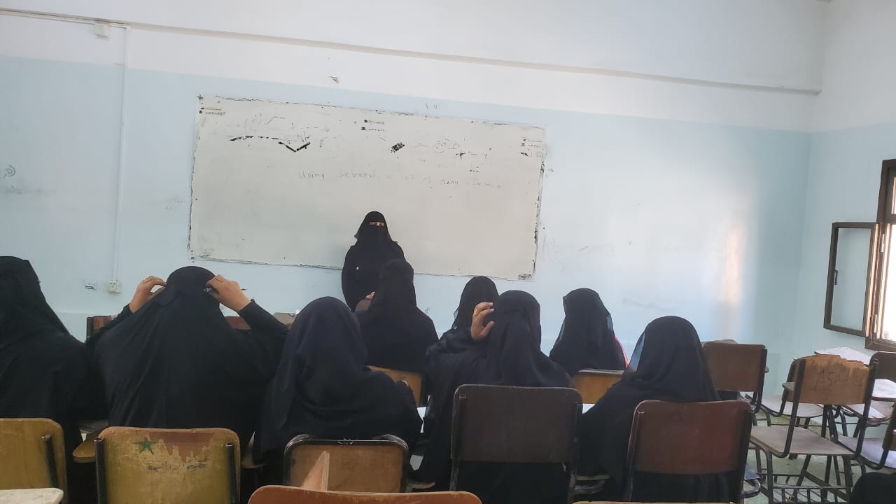 كلية الآداب والعلوم الإنسانية بجامعة صنعاء تدشّن الفصل الدراسي الثاني للعام الجامعي 1448هـ