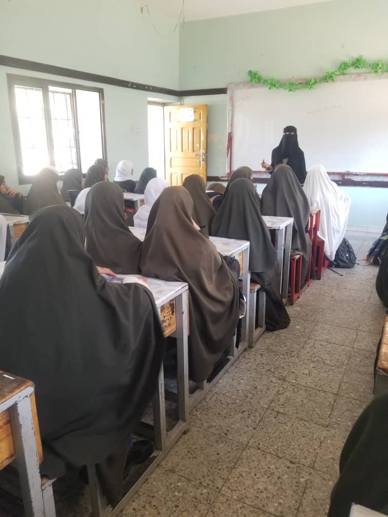 متدربات الخدمة الاجتماعية بكلية الآداب والعلوم الإنسانية جامعة صنعاء ينمّين الوعي الدراسي