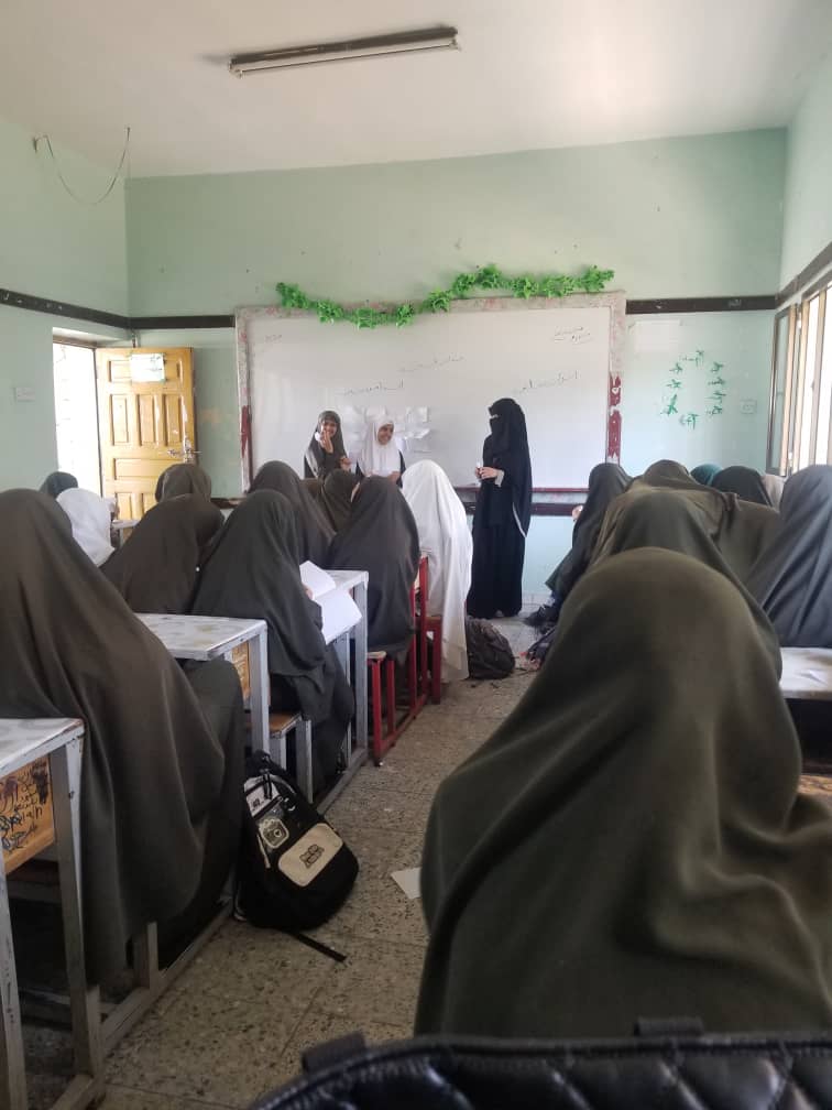 متدربات الخدمة الاجتماعية بكلية الآداب والعلوم الإنسانية جامعة صنعاء ينمّين الوعي الدراسي