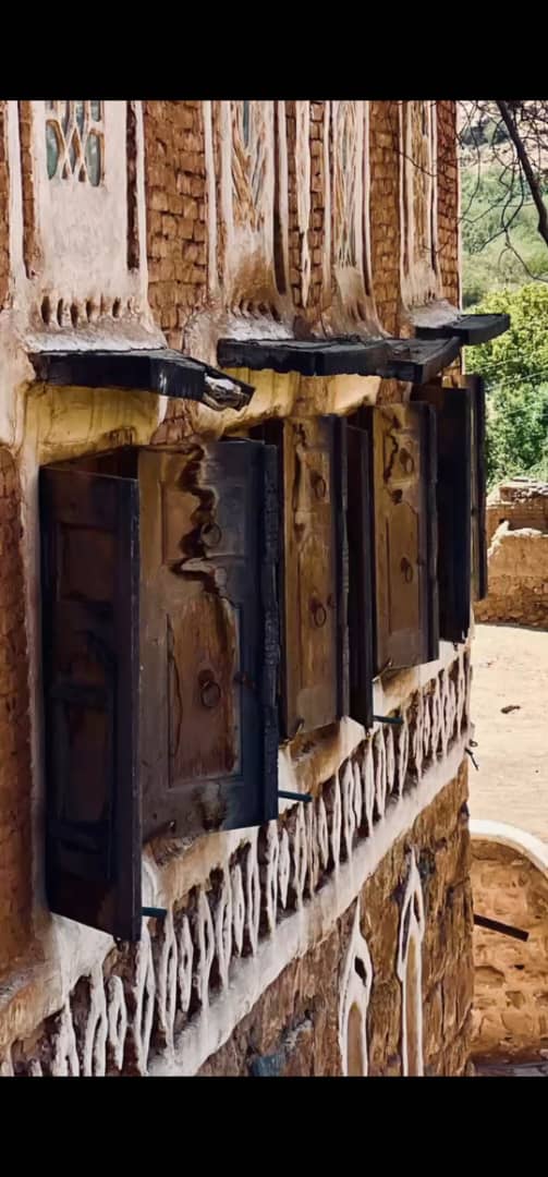 طالبات قسم الجرافيكس والملتيميديا بكلية الحاسوب ينفّذن رحلة تطبيقية إلى دار الحجر