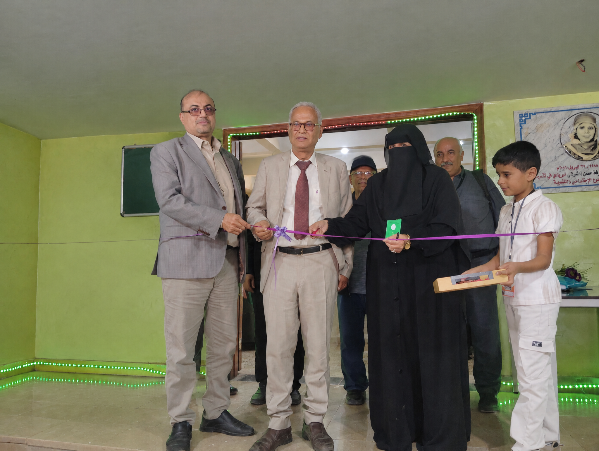 مركز التنمية الشاملة  ينظم ندوة علمية حول دور حاضنات الأعمال في تعزيز نمو المشاريع الصغيرة