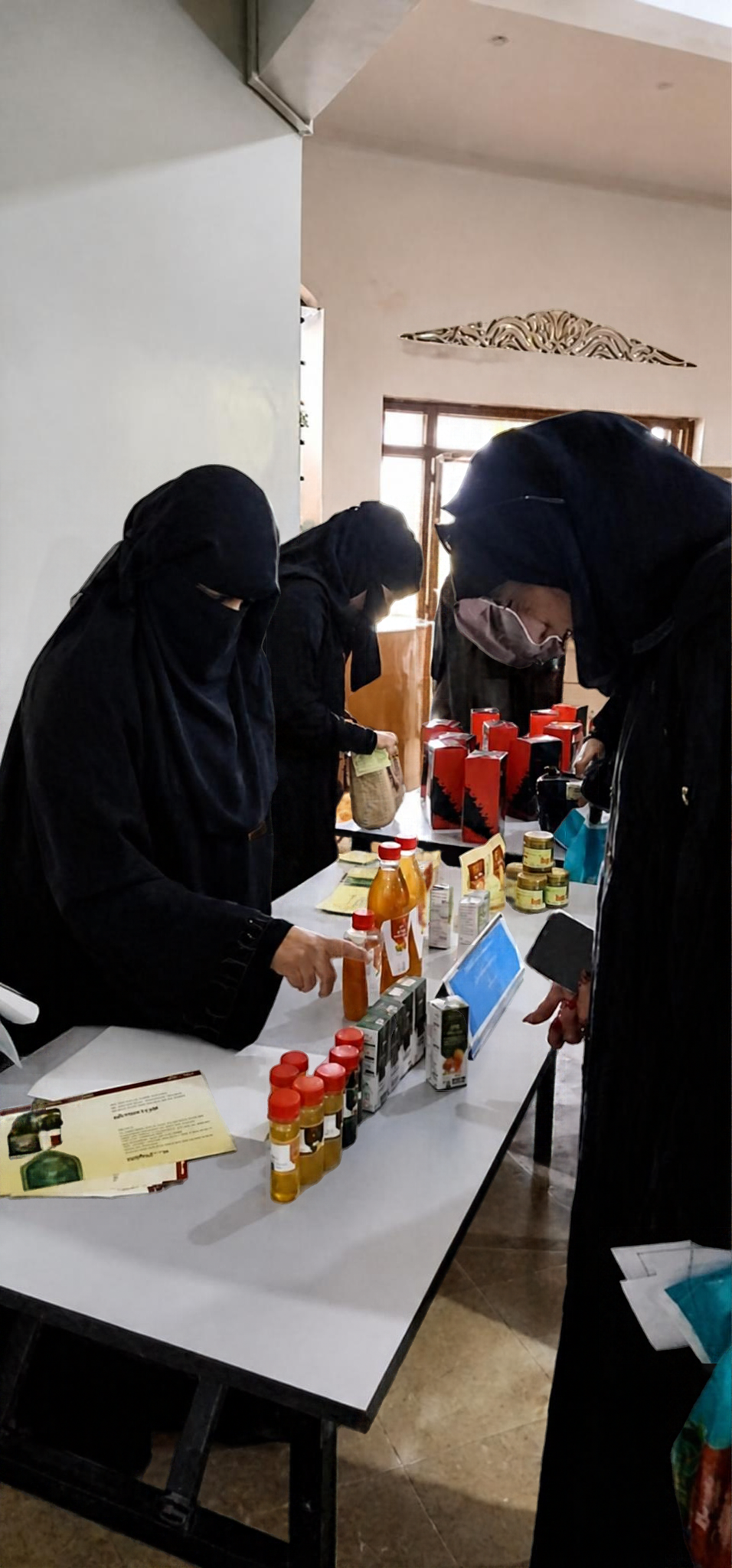 مركز التنمية الشاملة  ينظم ندوة علمية حول دور حاضنات الأعمال في تعزيز نمو المشاريع الصغيرة