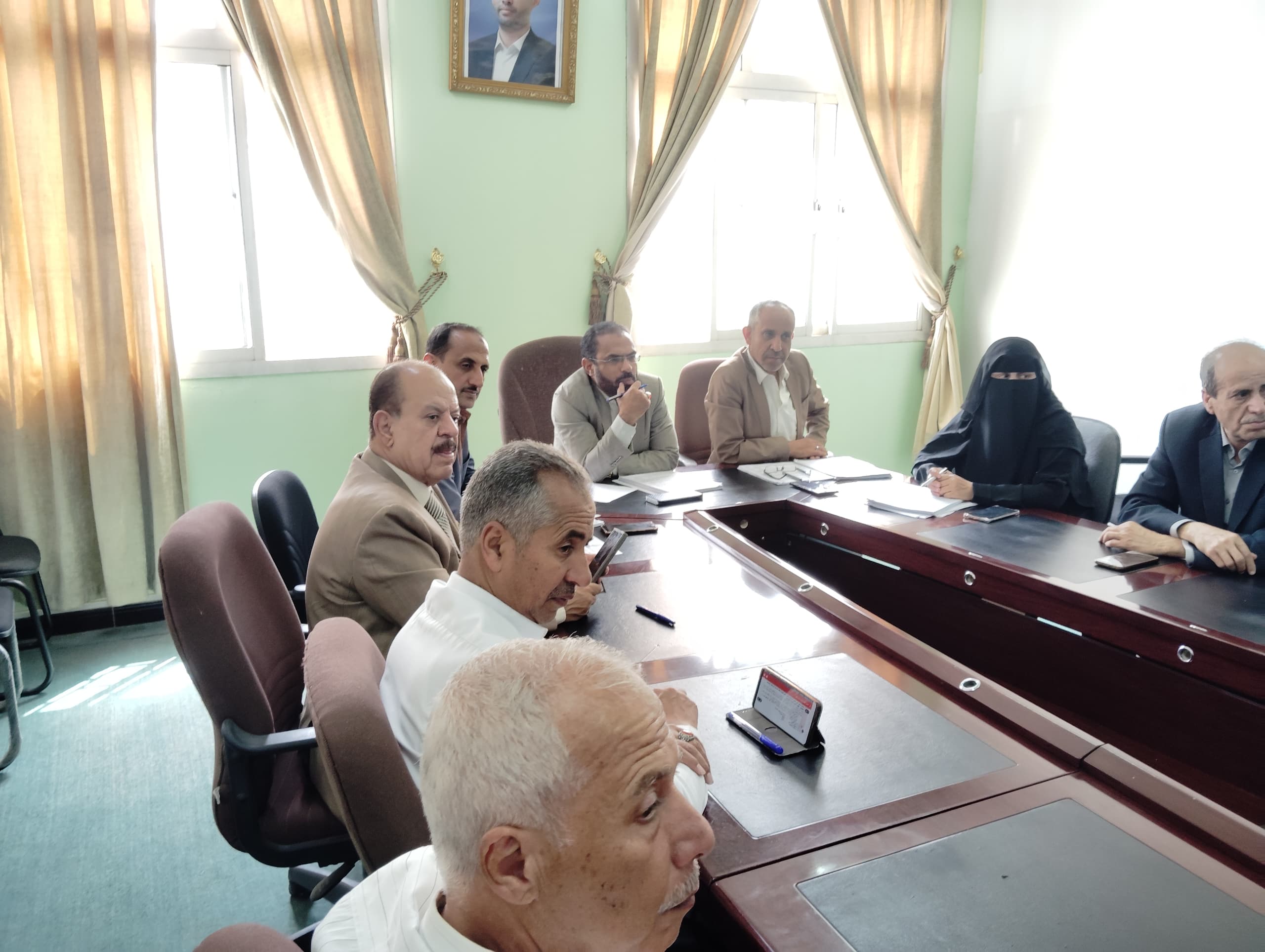 مجلس الدراسات العليا يقر 55 عنوانًا بحثيًا ويعتمد نتائج 55 رسالة وأطروحة.