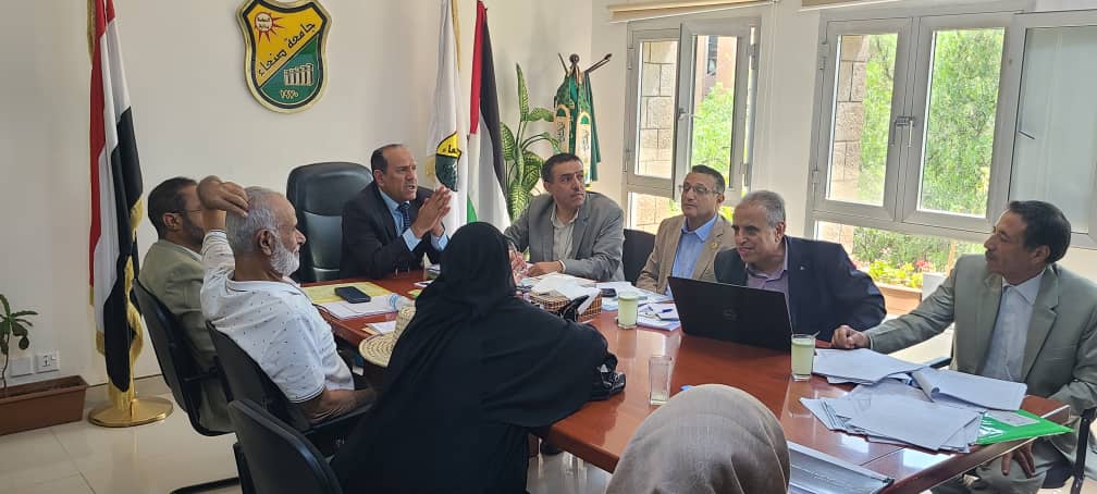 رئيس الجامعة يترأس اجتماعًا للجنة الإشرافية العليا لإعداد الخطة الاستراتيجية 2027–2031م