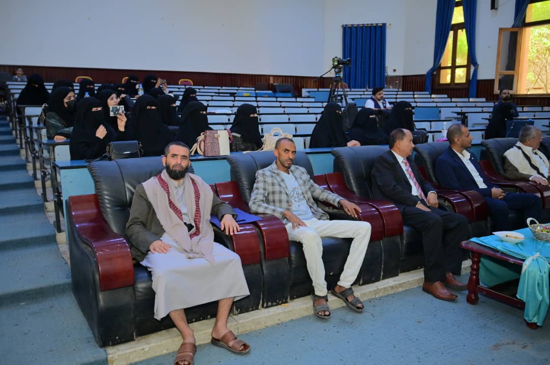 الباحثة سندس أحمد الصعدي تنال الماجستير في الدراسات العربية بكلية التربية