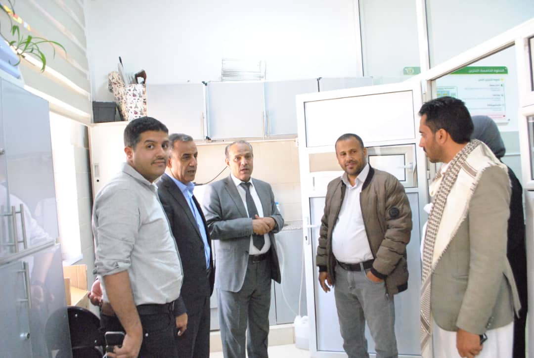 رئيس الجامعة يوجّه بتعزيز التميز الأكاديمي والسريري في كلية طب الأسنان