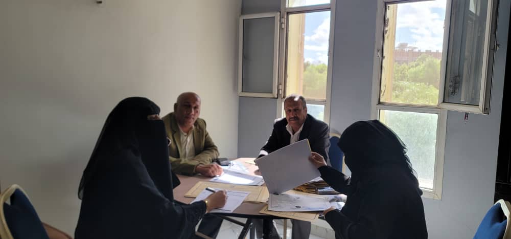 مركز التطوير وضمان الجودة يقيّم إجراءات الدراسات العليا بمركز الادارة العامة