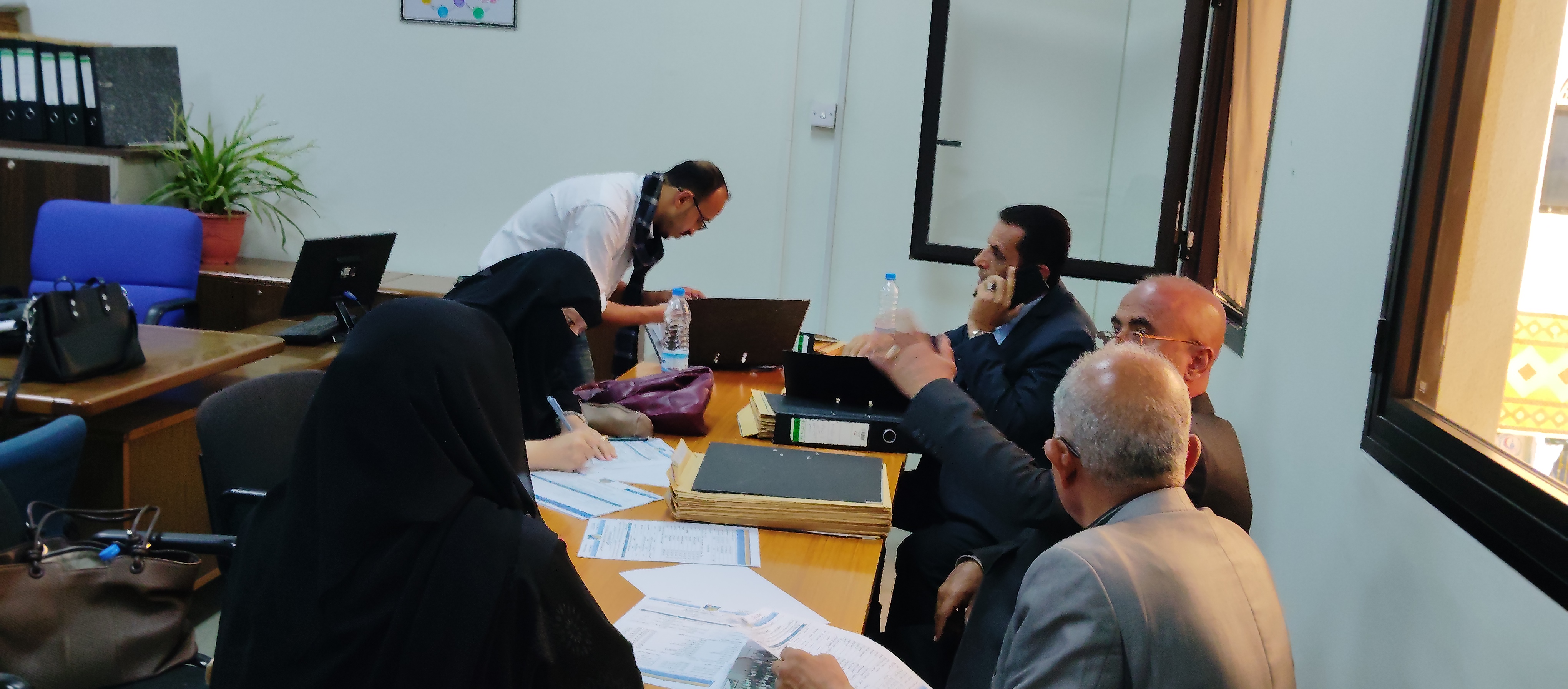 مركز التطوير وضمان الجودة يقيّم إجراءات الدراسات العليا بكلية الطب والعلوم الصحية