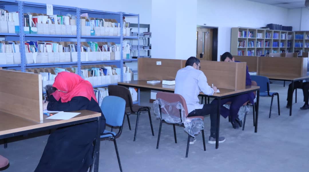 كلية الطب بجامعة صنعاء تُجري امتحان مقرر أخلاقيات المهنة لأطباء الدكتوراه الطبية (MD)