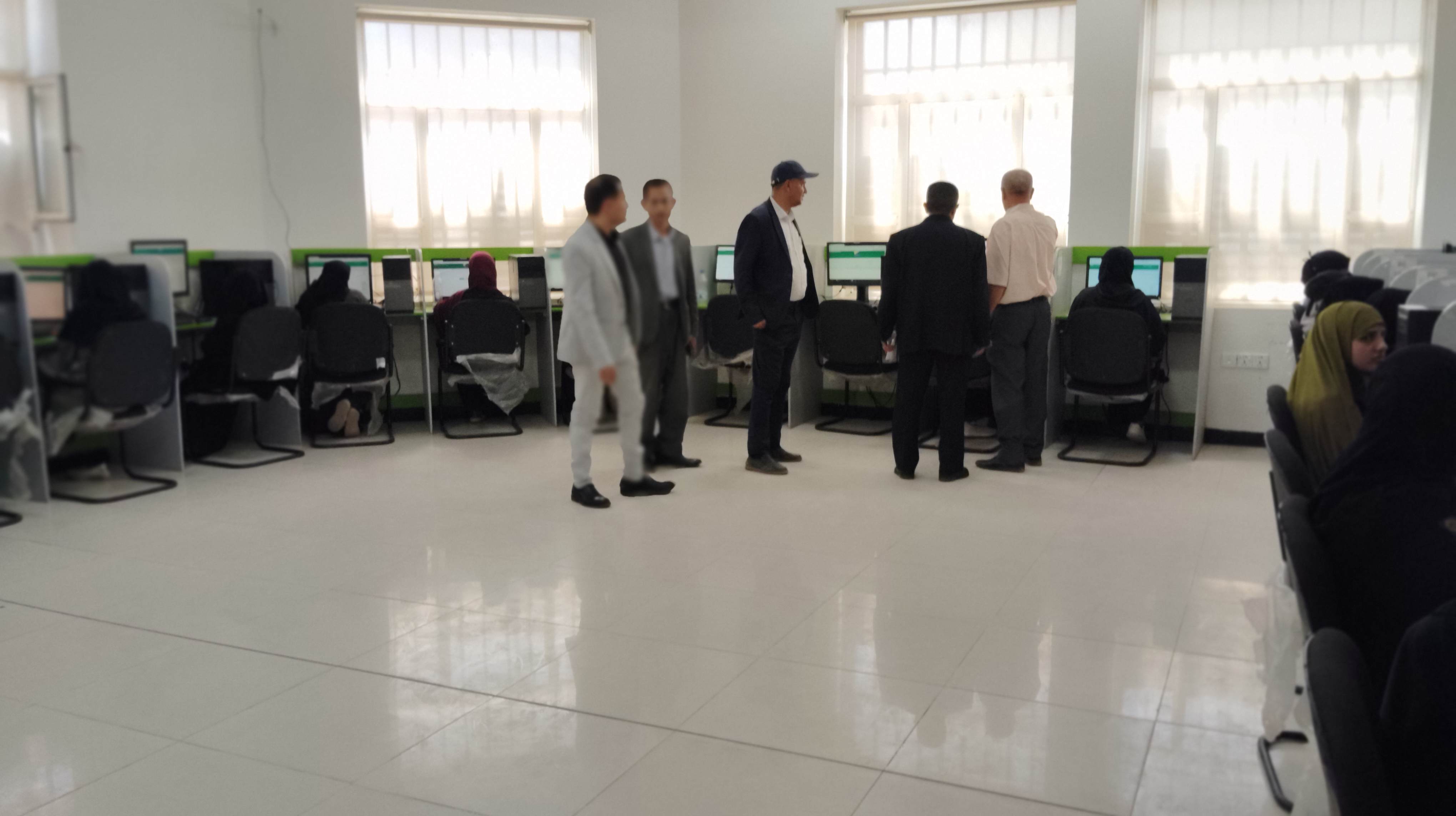 دشّنت كلية الإعلام بجامعة صنعاء، اليوم السبت، أول أيام اختبارات الفصل الدراسي الأول