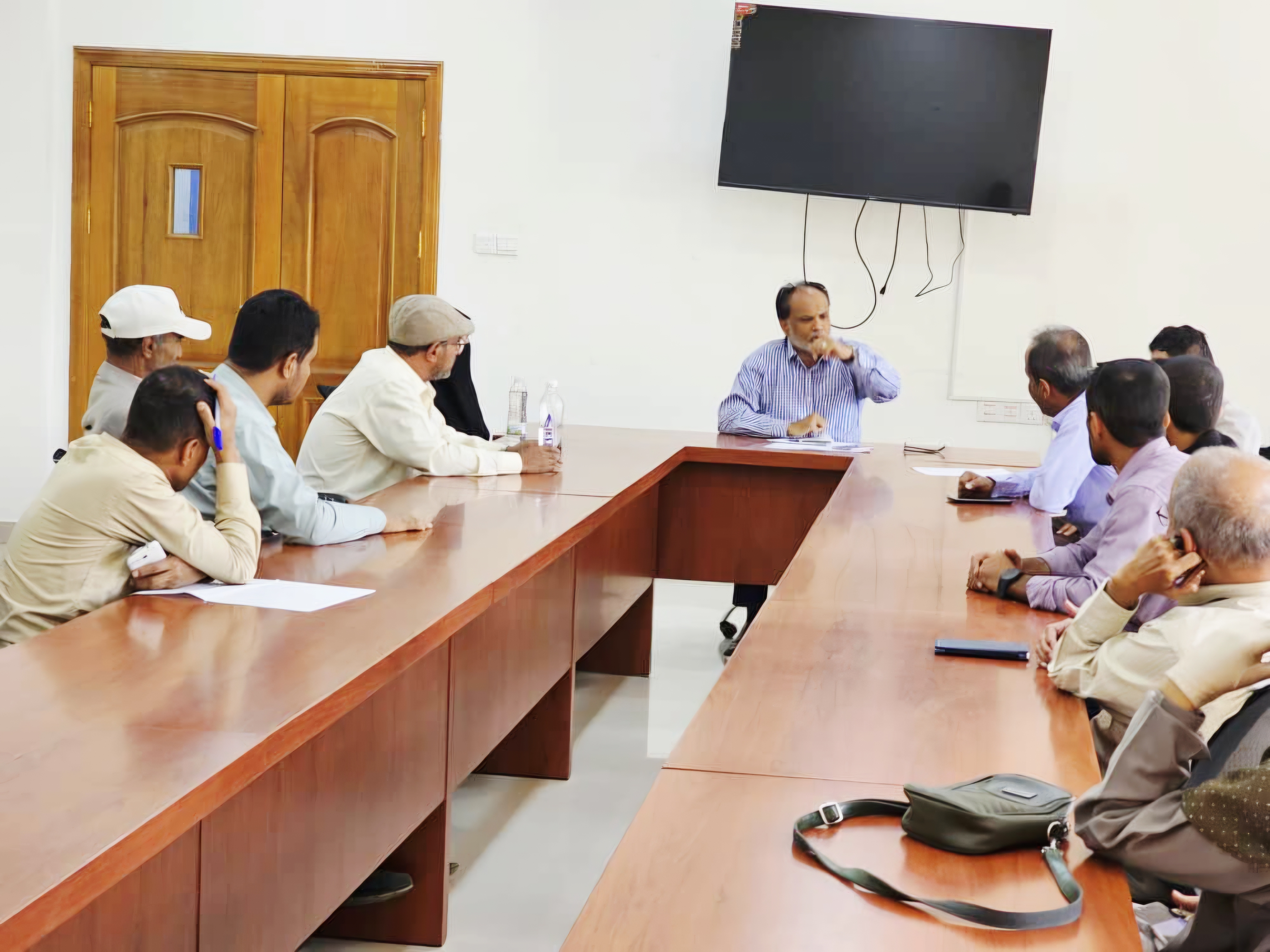 Dean of the Faculty of Petroleum and Natural Resources at Sana'a University Holds