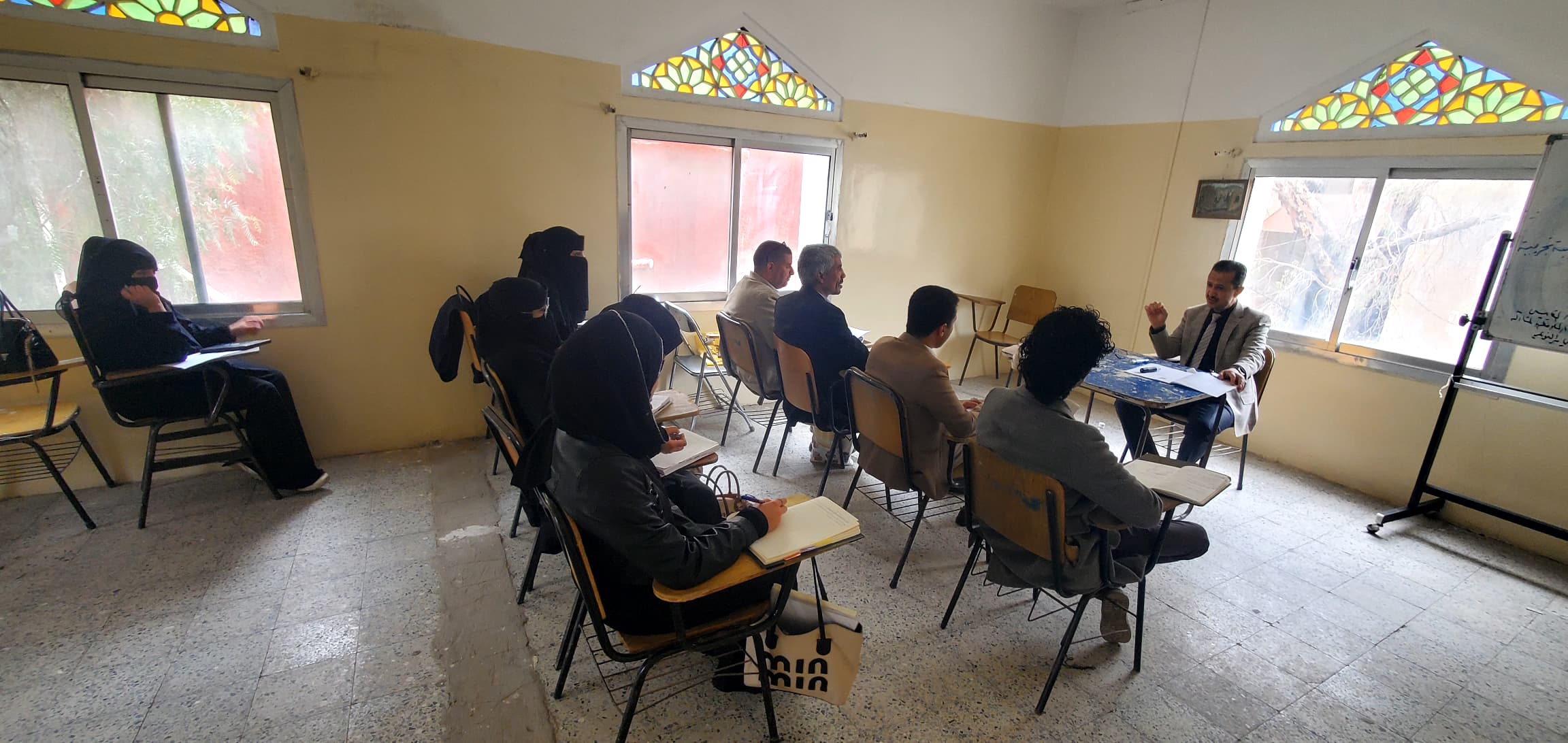 كلية الآداب والعلوم الإنسانية بتدشّن الدراسة في برنامج الماجستير(تمهيدي) بخمسة أقسام علمية