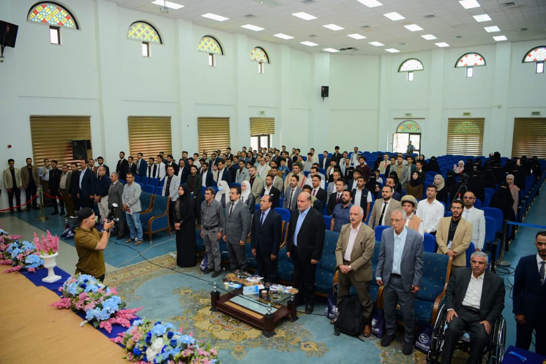 اختتام المؤتمر العلمي الـ38 لمناقشة أبحاث تخرج أطباء الدفعة الثامنة والثلاثين بكلية الطب