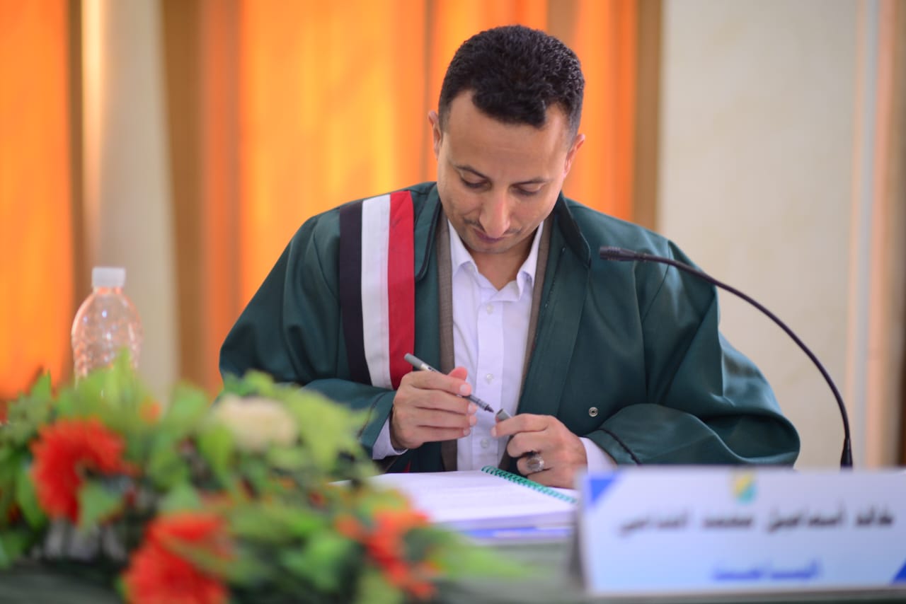 الباحث خالد إسماعيل محمد  ينال الماجستير في الإدارة المتكاملة للموارد المائية